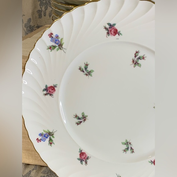 VTG 1950s Set of 8 Royal Tettau Dresden Flowers Salad Plates Gold Trim - Picture 2 of 12